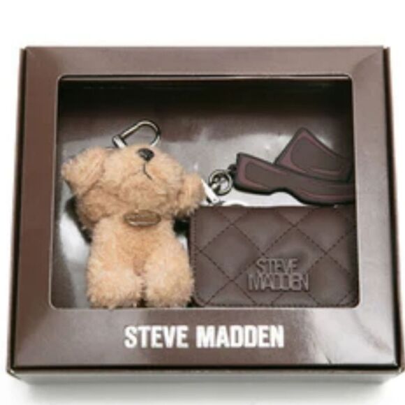 Steve Madden BWren Quilted Flap Card Case Wallet & Bag Charm Set - Picture 3 of 8